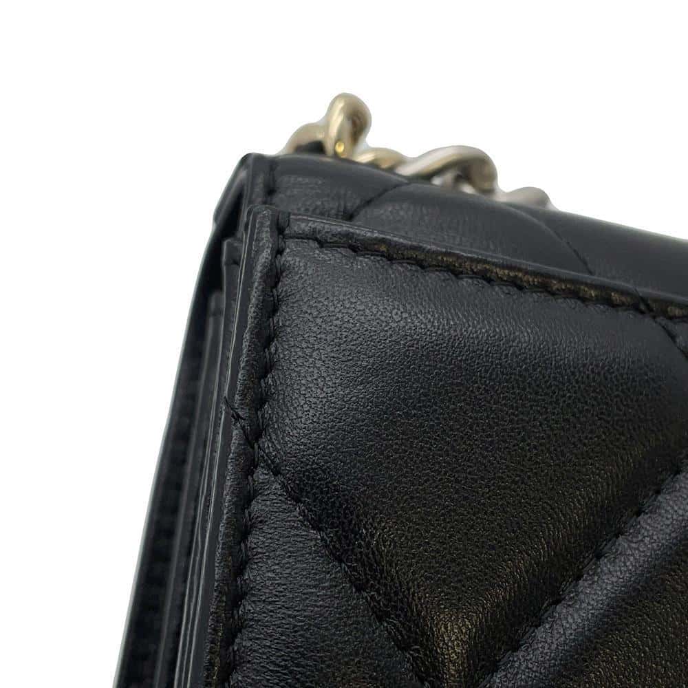 CHANEL CHANEL19 Phone Case ChainShoulder BlackAP1773 Lambskin