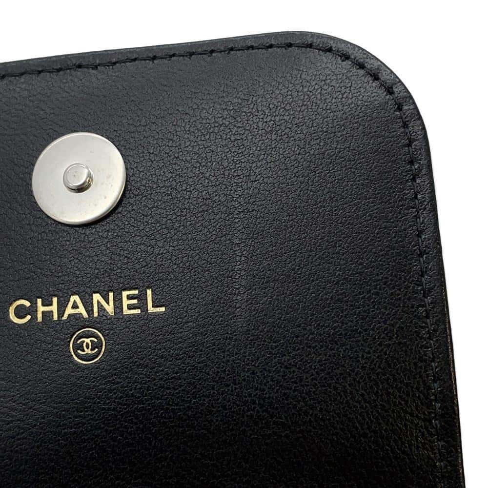 CHANEL CHANEL19 Phone Case ChainShoulder BlackAP1773 Lambskin