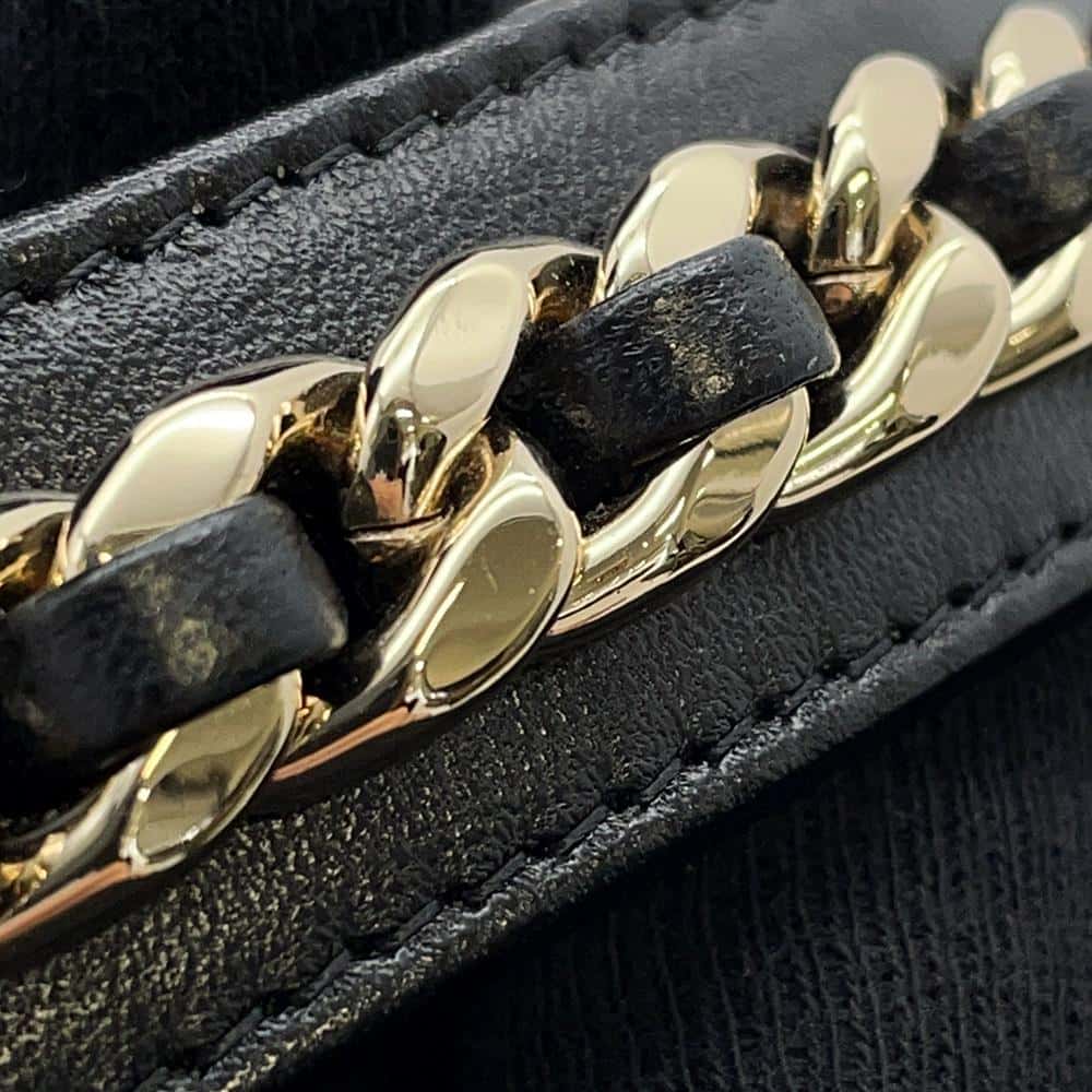 CHANEL CHANEL19 Phone Case ChainShoulder BlackAP1773 Lambskin