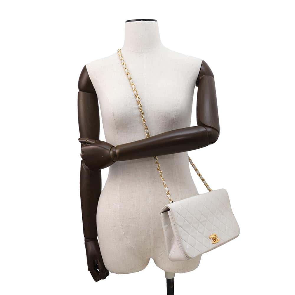 CHANEL Matelasse ChainShoulder Bag White Lambskin