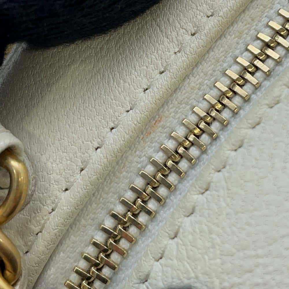 CHANEL Matelasse Round Chain Shoulder Bag WhiteAP0999 Lambskin