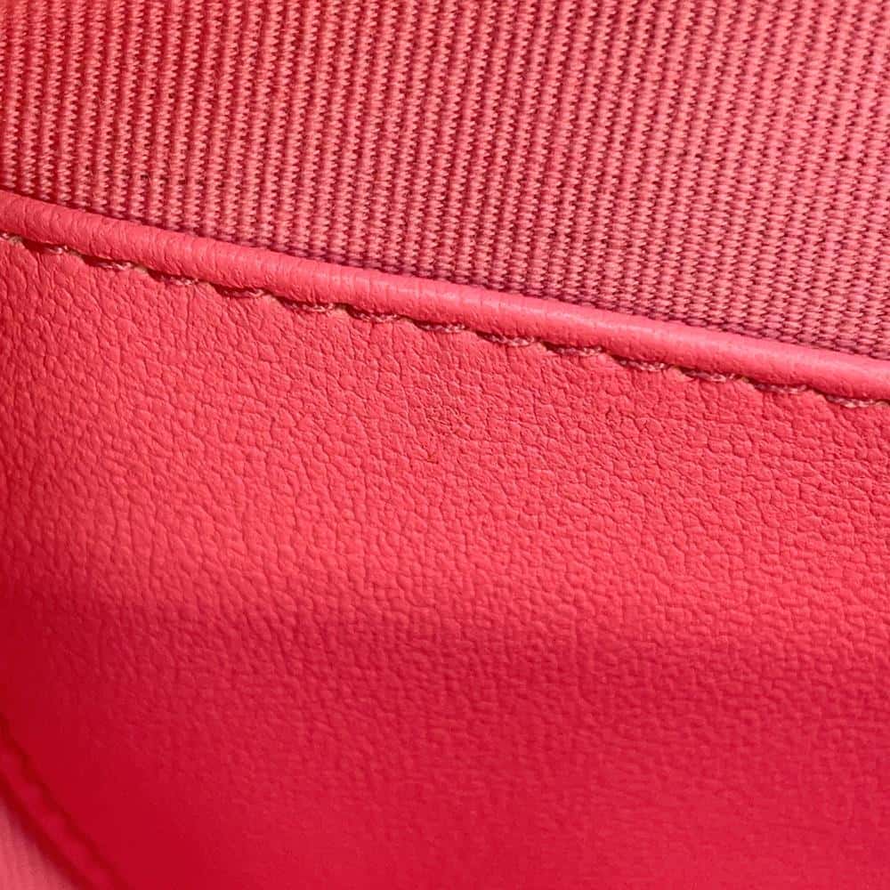 CHANEL Heart Shape ChainShoulder Bag PinkAS3191 Lambskin