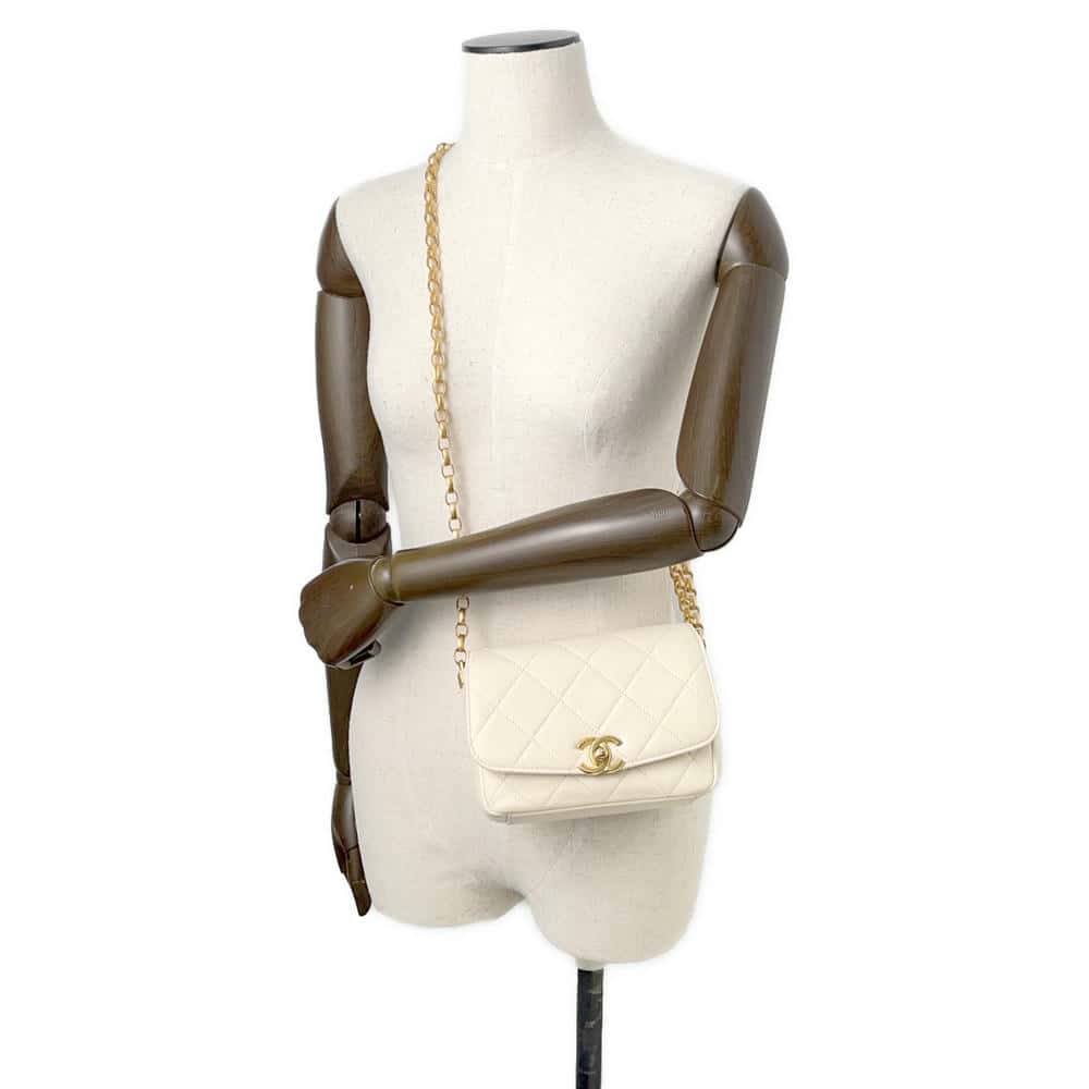CHANEL Matelasse Coin Motif ChainShoulder Bag WhiteAS2222 Lambskin