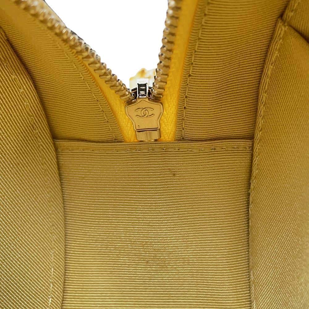 CHANEL Matelasse Round Chain Shoulder YellowA70657 Caviar Leather