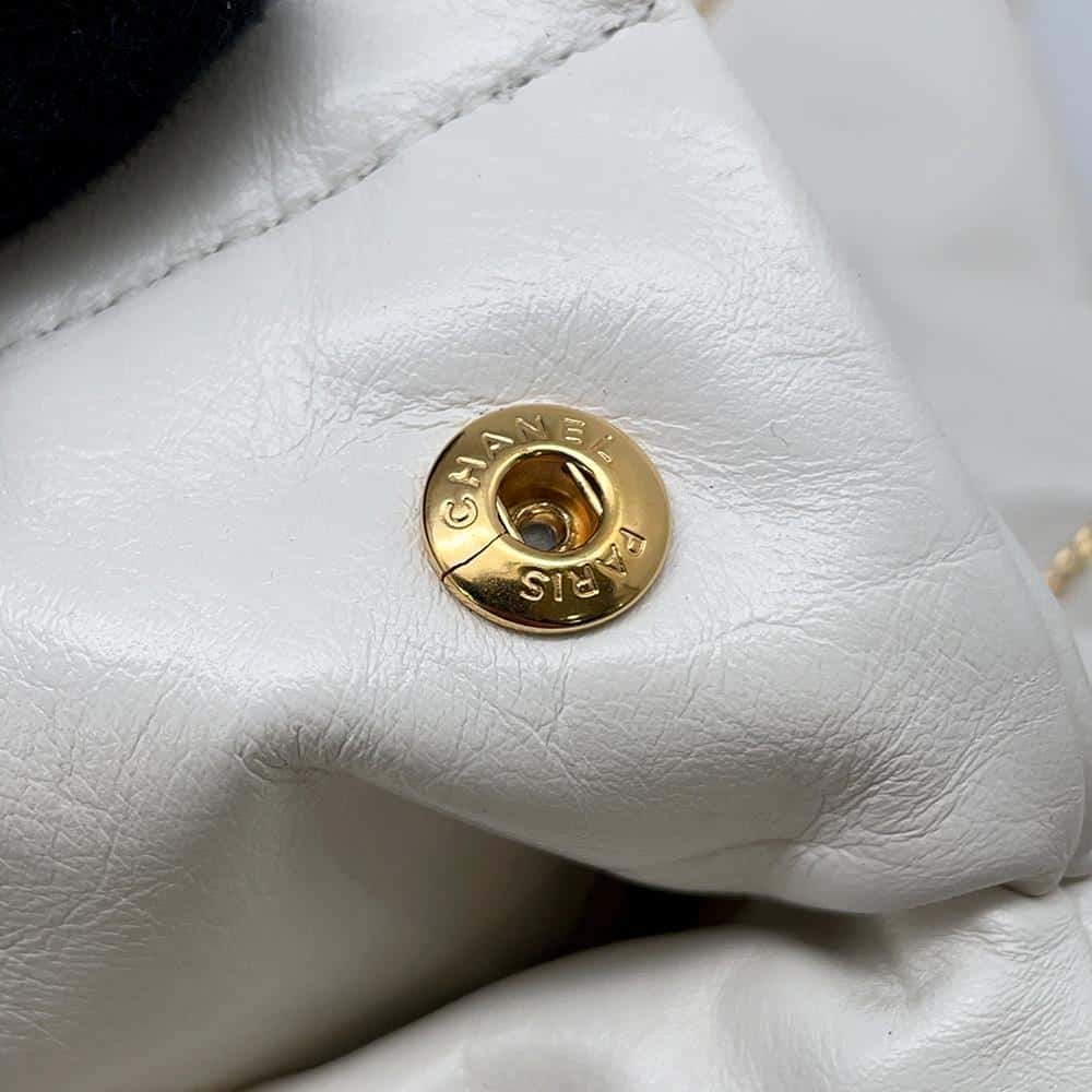 CHANEL CHANEL22 ChainShoulder Bag WhiteAS3260 Shiny Calf Leather Size Small