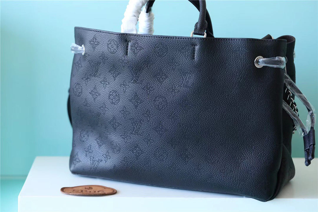 Louis Vuitton Bella Tote Mahina Black For Women,  Shoulder And Crossbody Bags 12.6in/32cm Louis Vuitton M59200