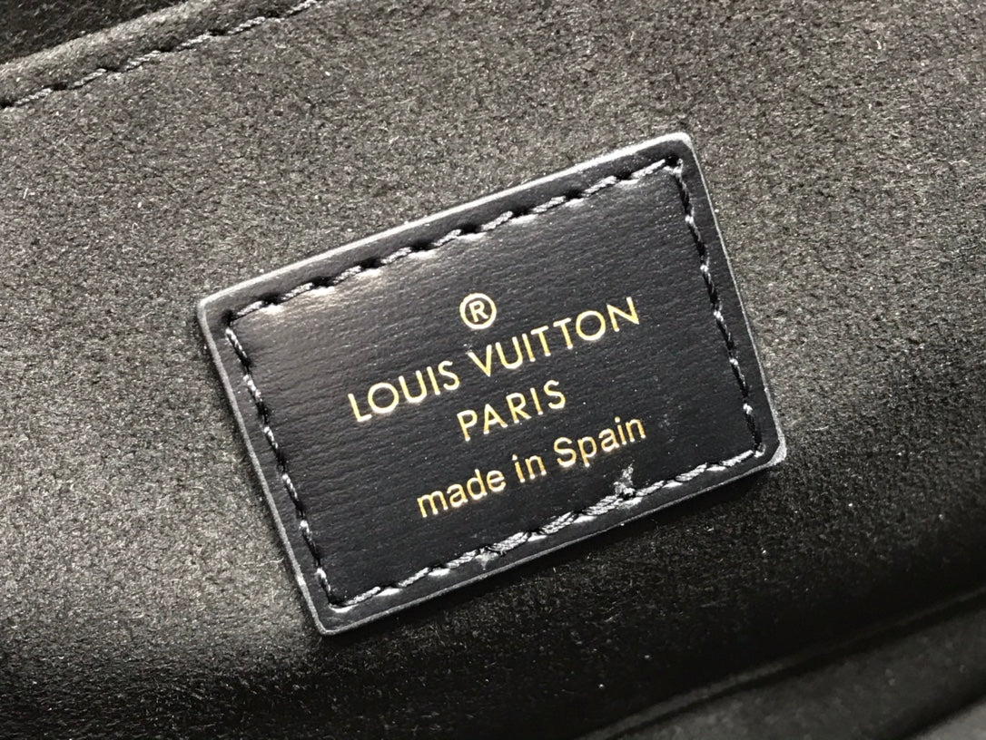 Louis Vuitton Dauphine MM Game On Monogram Canvas By Nicolas Ghesquiere For Women, Women’s Handbags, Shoulder And Crossbody Bags 9.8in/25cm Louis Vuitton M57448