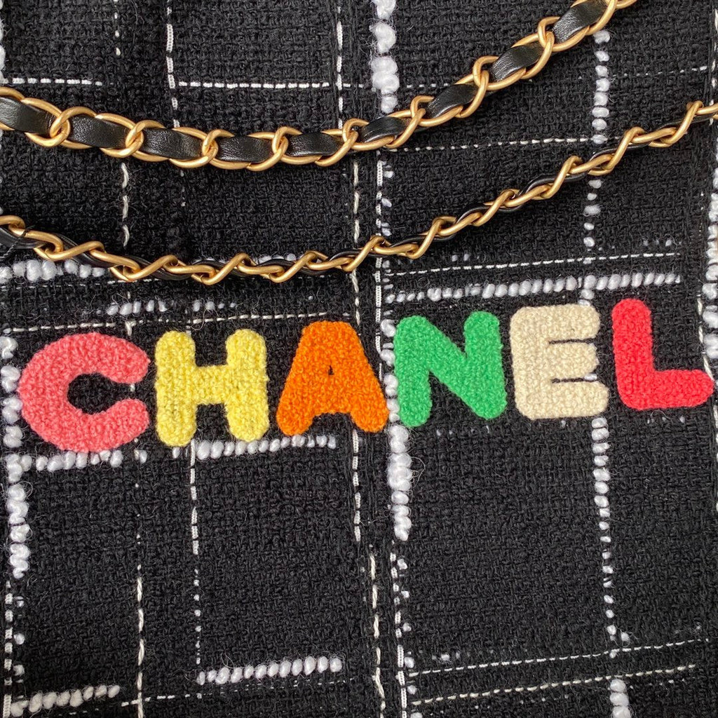 Chanel 22 Handbag Gold Hardware Black For Women, Women’s Handbags, Shoulder Bags 14.2in/36cm AS3262