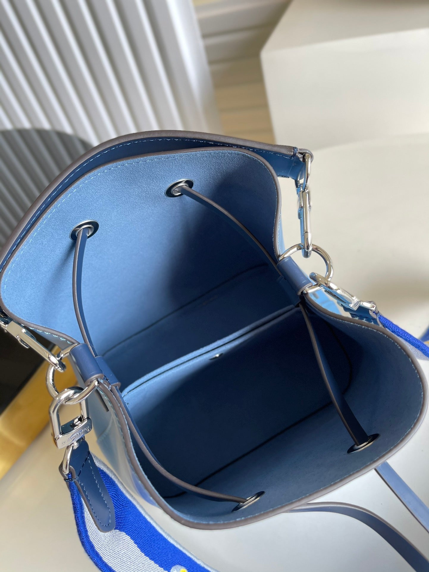 Louis Vuitton NeoNoe Bucket Bag Bleuet Blue For Women,  Shoulder And Crossbody Bags 7.9in/20cm Louis Vuitton M57691