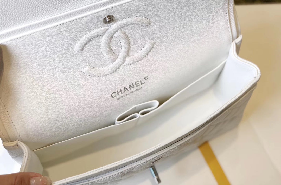 Chanel Classic Medium Flapbag SiLouis Vuittoner Hardware White 10in/25.5cm