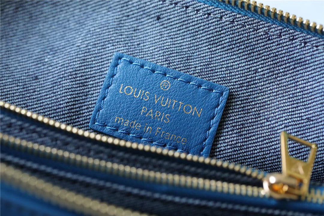 Louis Vuitton Coussin PM Puffy Navy Blue For Women,  Shoulder And Crossbody Bags 10.2n/26cm Louis Vuitton M59392