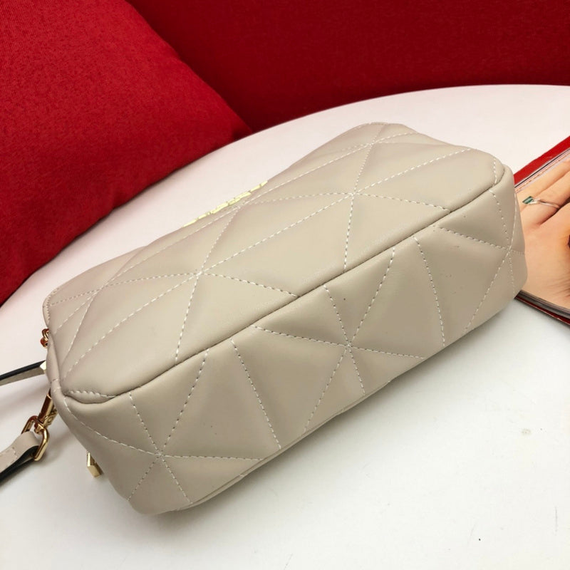 Barnes-Bags - Prada Bags - 847
