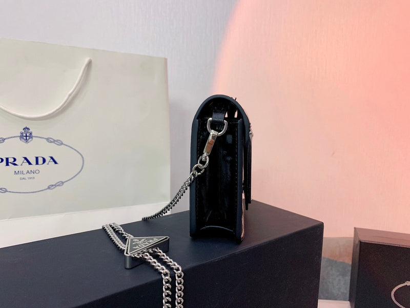 Barnes-Bags - Prada Bags - 962