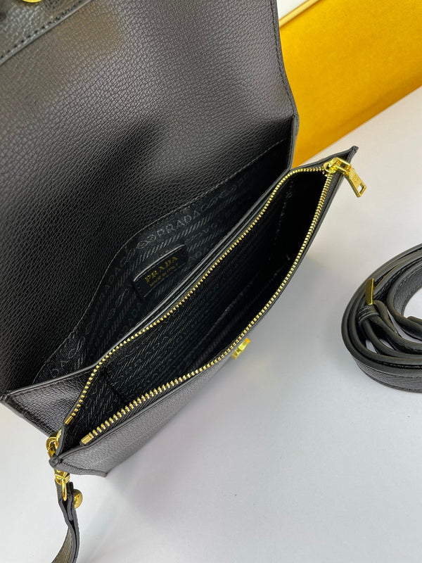 Barnes-Bags - Prada Bags - 996