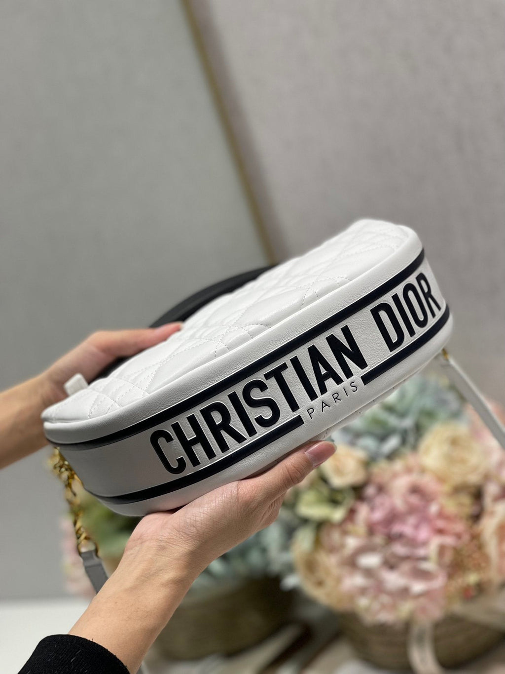 Dior MeDiorum Vibe Hobo Bag White Cannage, White Handbags, Crossbody Bags, 30cm CD M7201ONOA_M879