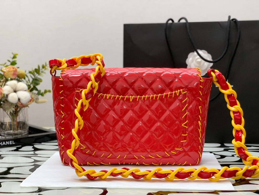 Chanelouis Vuittoninyl Classic Red and Yellow Shoulder bag For Women 29cm/11.5in
