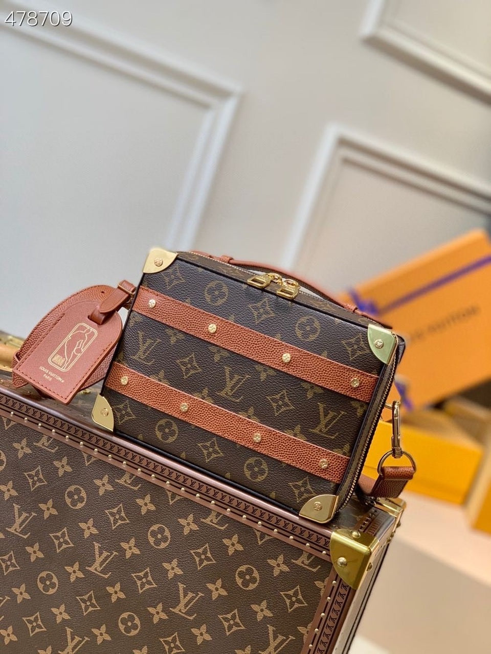 Louis VuittonxNBA Handle Trunk Monogram Canvas For Men, Bags, Messenger And Crossbody Bags 8.5in/21.5cm Louis Vuitton M45785