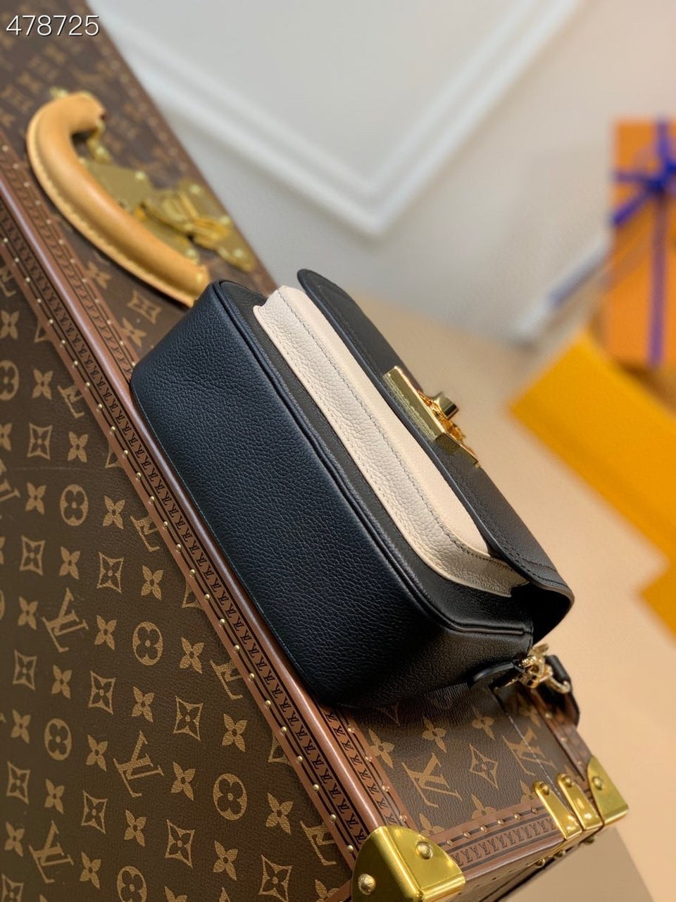 Louis Vuitton Lockme Tender Bag Black For Women, WomenÃƒÂ¢Ã¢â€šÂ¬Ã¢â€žÂ¢s Handbags, Shoulder And Crossbody Bags 7.5in/19cm Louis Vuitton M58557
