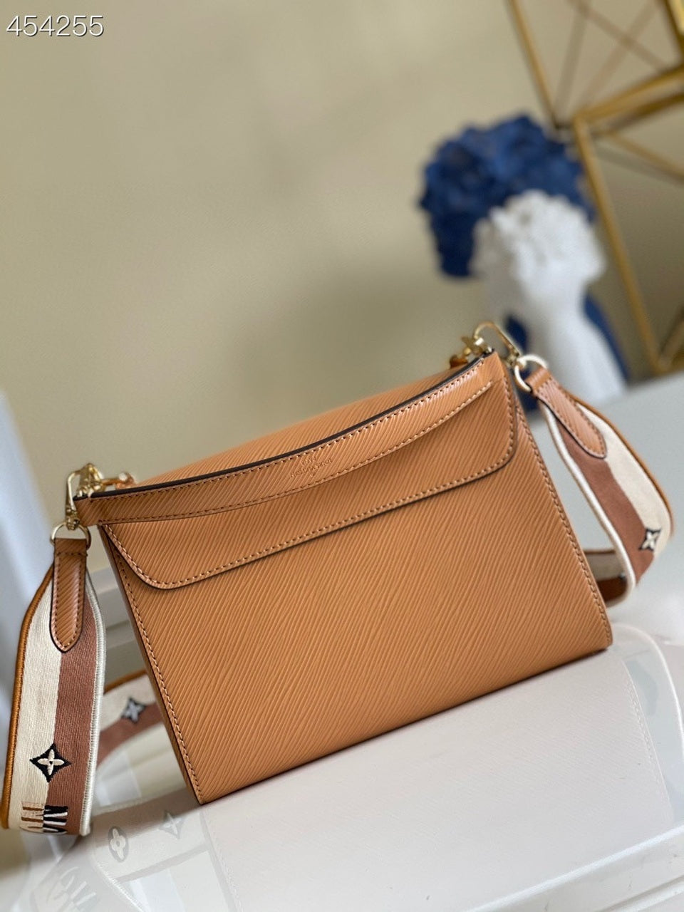 Louis Vuitton Twist MM Monogram Blossoms Honey Gold For Women, WoHandbag, Shoulder And Crossbody Bags 9.1in/23cm Louis Vuitton M57506