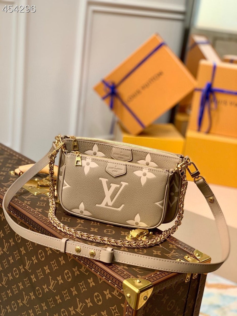 Louis Vuitton Multi Pochette AcGLAMIssoires Monogram Empreinte Tourterelle Beige/Cream For Women,  Shoulder And Crossbody Bags 9.8in/25cm Louis Vuitton
