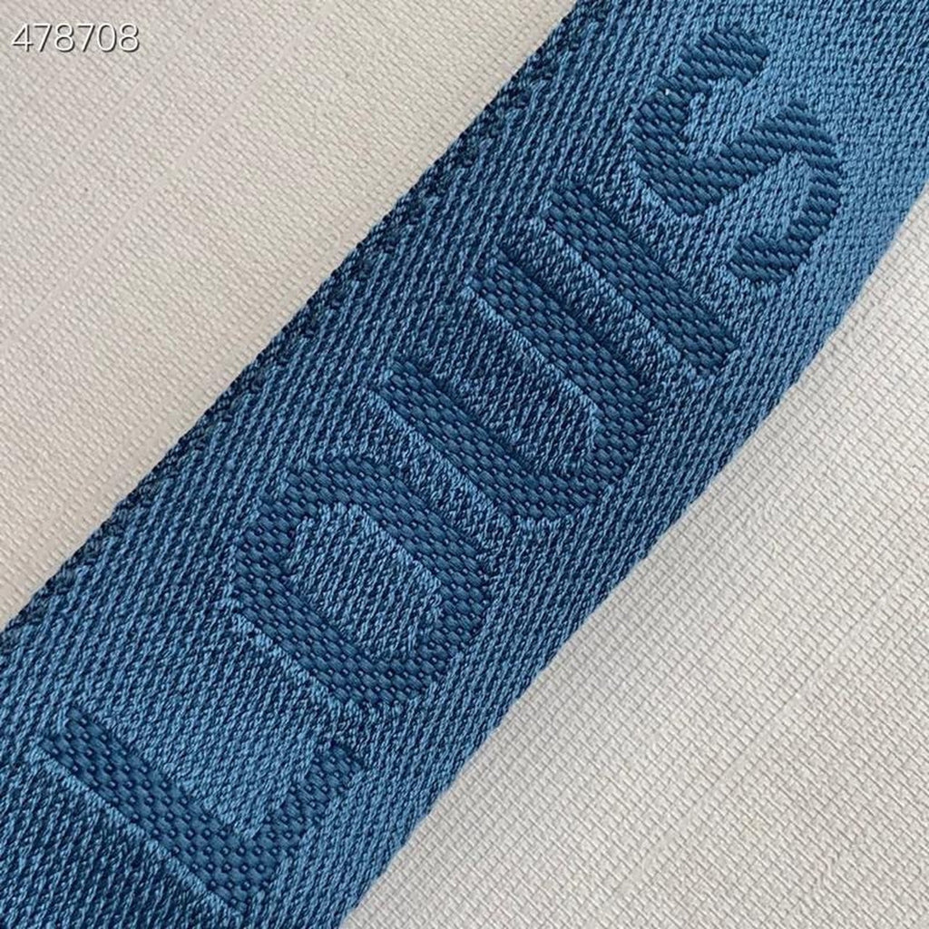 Louis Vuitton Coussin PM Monogram Embossed Puffy Light Blue For Women, WomenÃƒÂ¢Ã¢â€šÂ¬Ã¢â€žÂ¢s Handbags, Shoulder And Crossbody Bags 10.2in/26cm Louis Vuitton