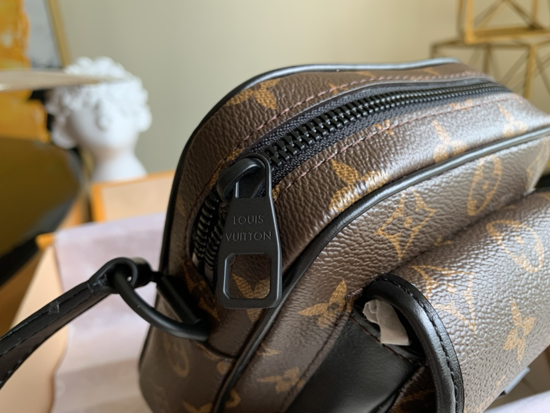 Elite Carryalls