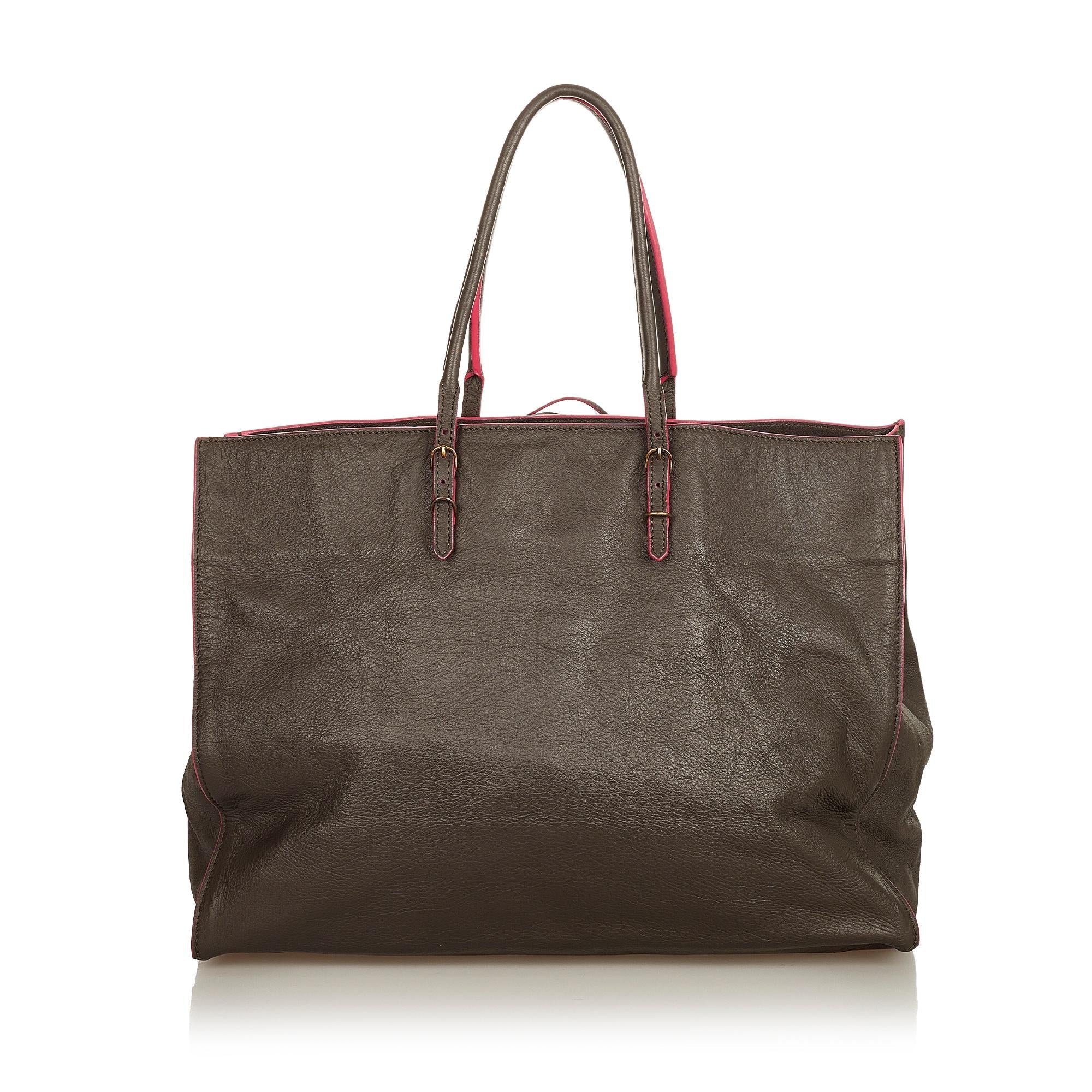 Balenciaga Papier A4 Leather Zip-Around Tote (SHG-26450)