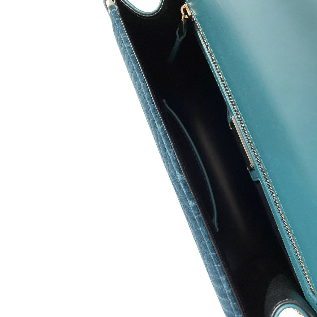 Bottega Venetalgari VeLouis Vuittonet Serpenti Diamond Blast Shoulder Bag