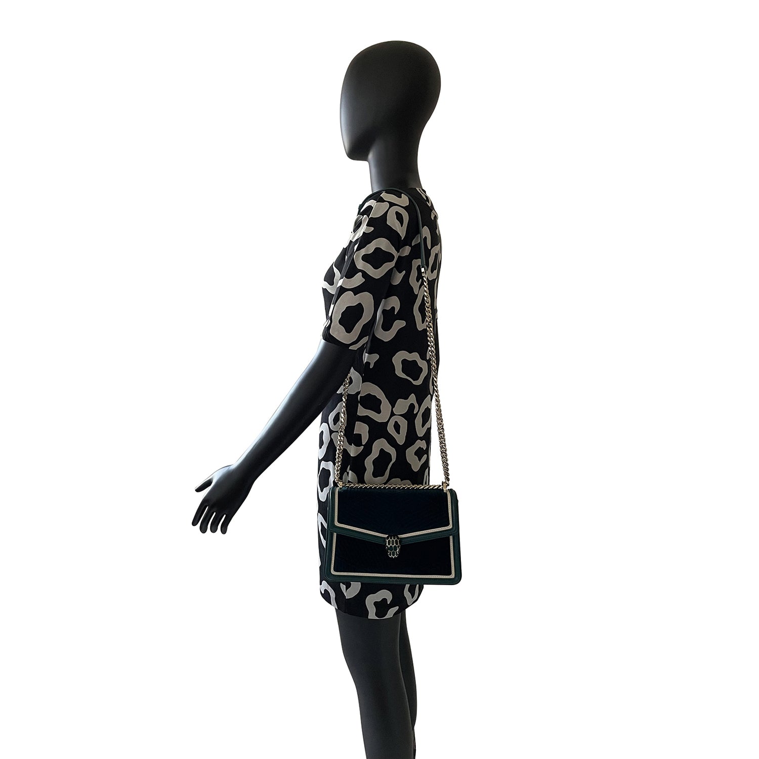 Bottega Venetalgari VeLouis Vuittonet Serpenti Diamond Blast Shoulder Bag