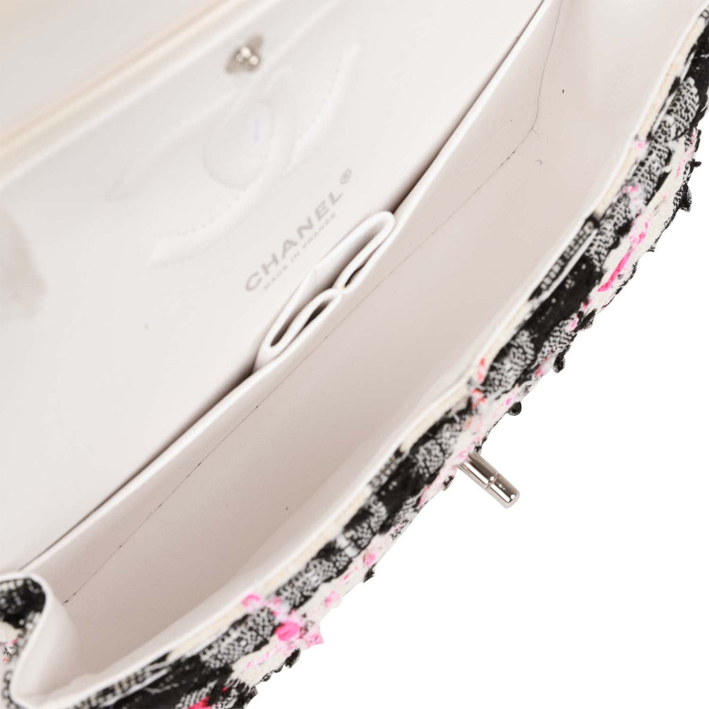 Pre-owned Chanel Medium Classic Double Flap Bag White, Black, and Pink Tweed SiLouis Vuittoner Hardware
