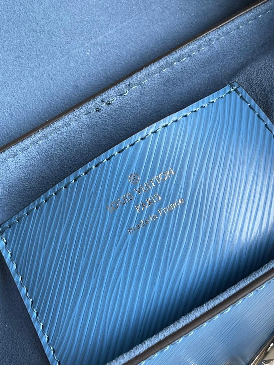 Louis Vuitton Twist MM Epi Blue For Women, WomenÃƒÂ¢Ã¢â€šÂ¬Ã¢â€žÂ¢s Handbags, Shoulder And Crossbody Bags 9.1in/23cm Louis Vuitton
