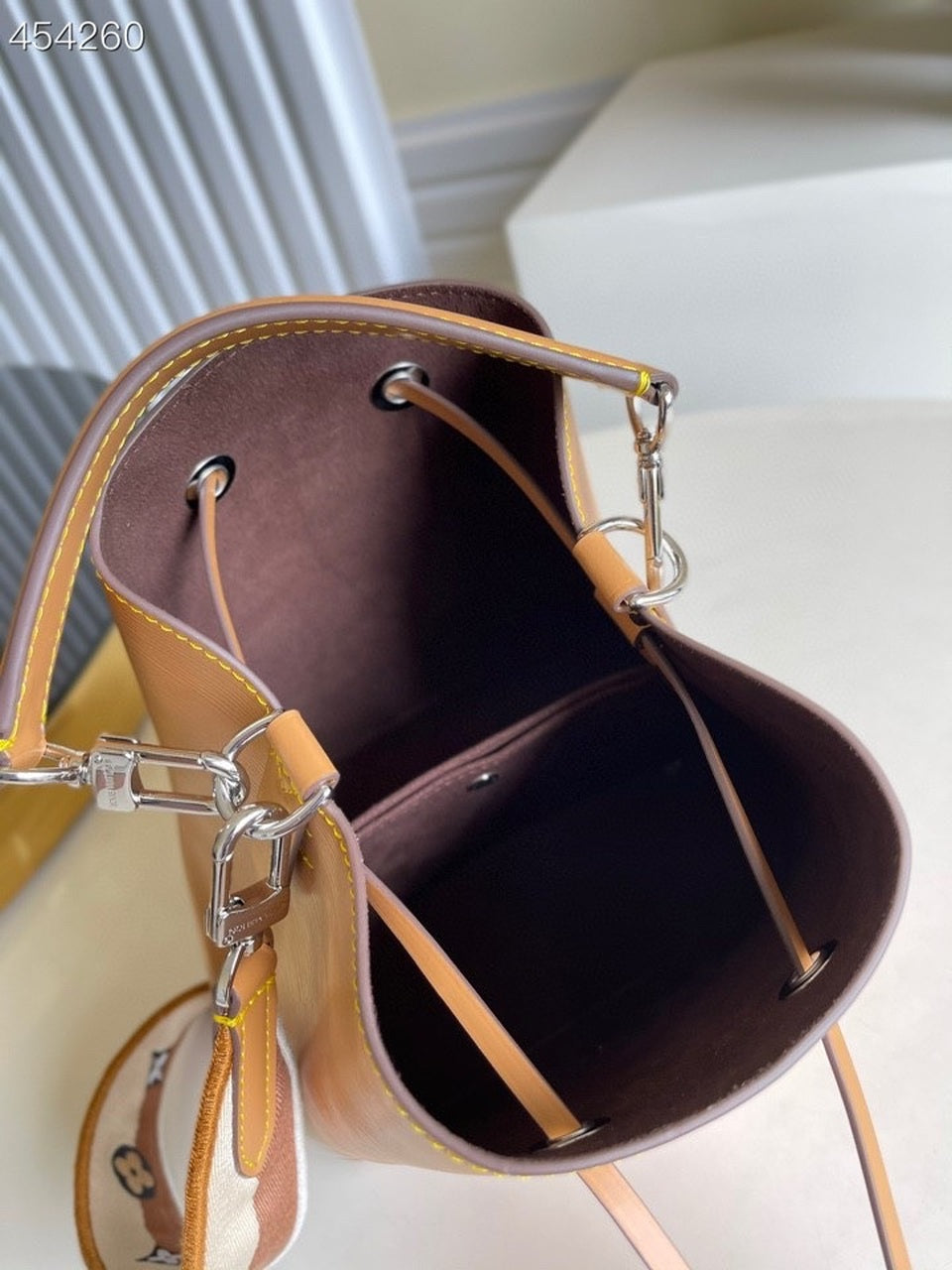 Louis Vuitton NeoNoe Bucket Bag Honey Gold For Women,  Shoulder And Crossbody Bags 7.9in/20cm Louis Vuitton M57706
