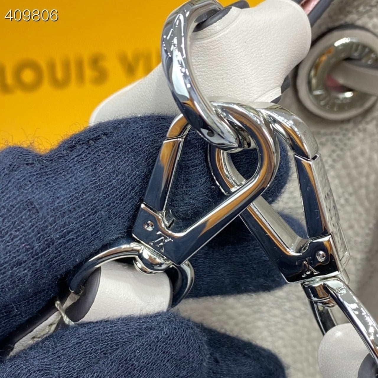 Louis Vuitton Muria Bucket Bag Snow White For Women,  Shoulder And Crossbody Bags 9.8in/25cm Louis Vuitton M58483
