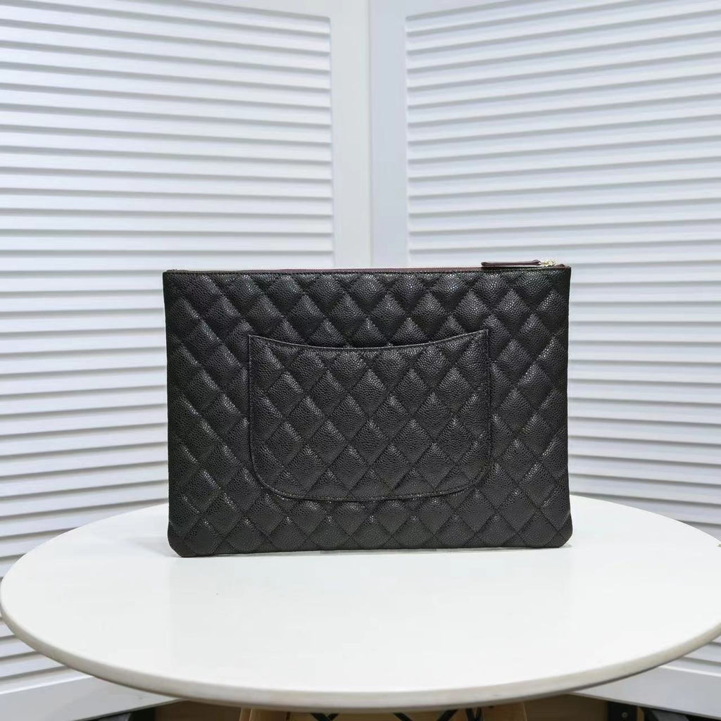 Chanel CHL POUCH CLASSIC BLACK LEATHER CLUTCH A82545