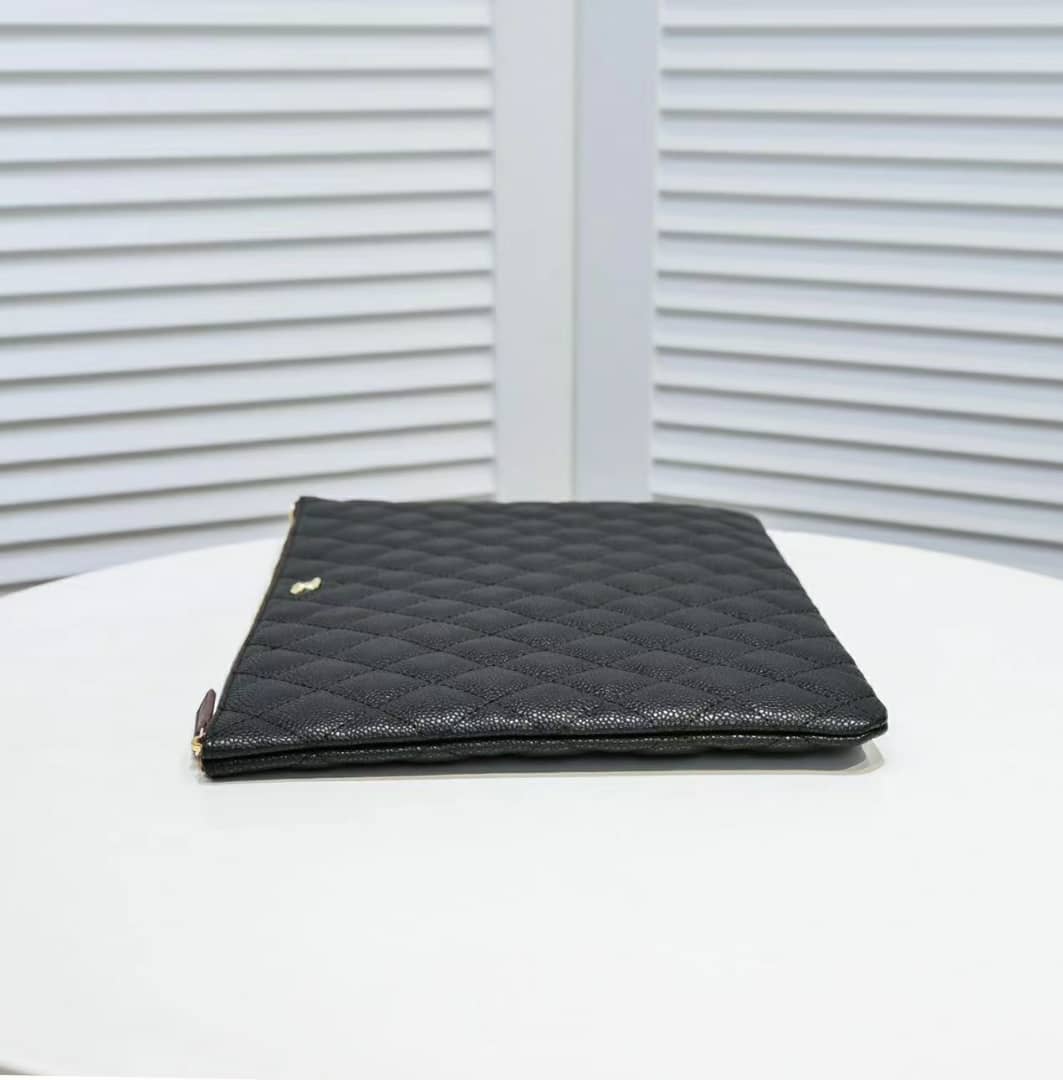 Chanel CHL POUCH CLASSIC BLACK LEATHER CLUTCH A82545