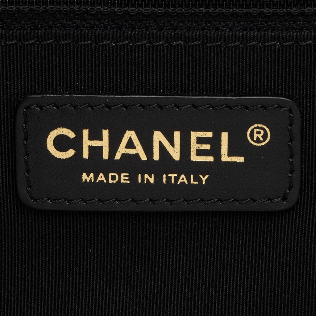 Chanel Bullskin Neo Soft Medium Shopping Tote (SHF-64NjCF)