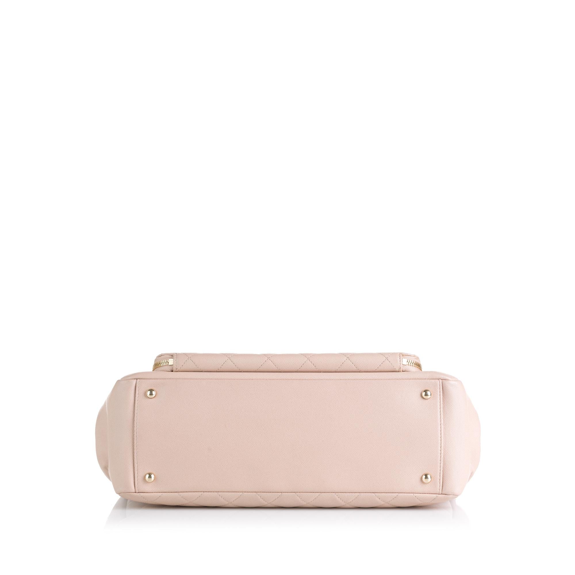 Chanel Business Affinity Shopping Tote (SHG-AZNTM5)