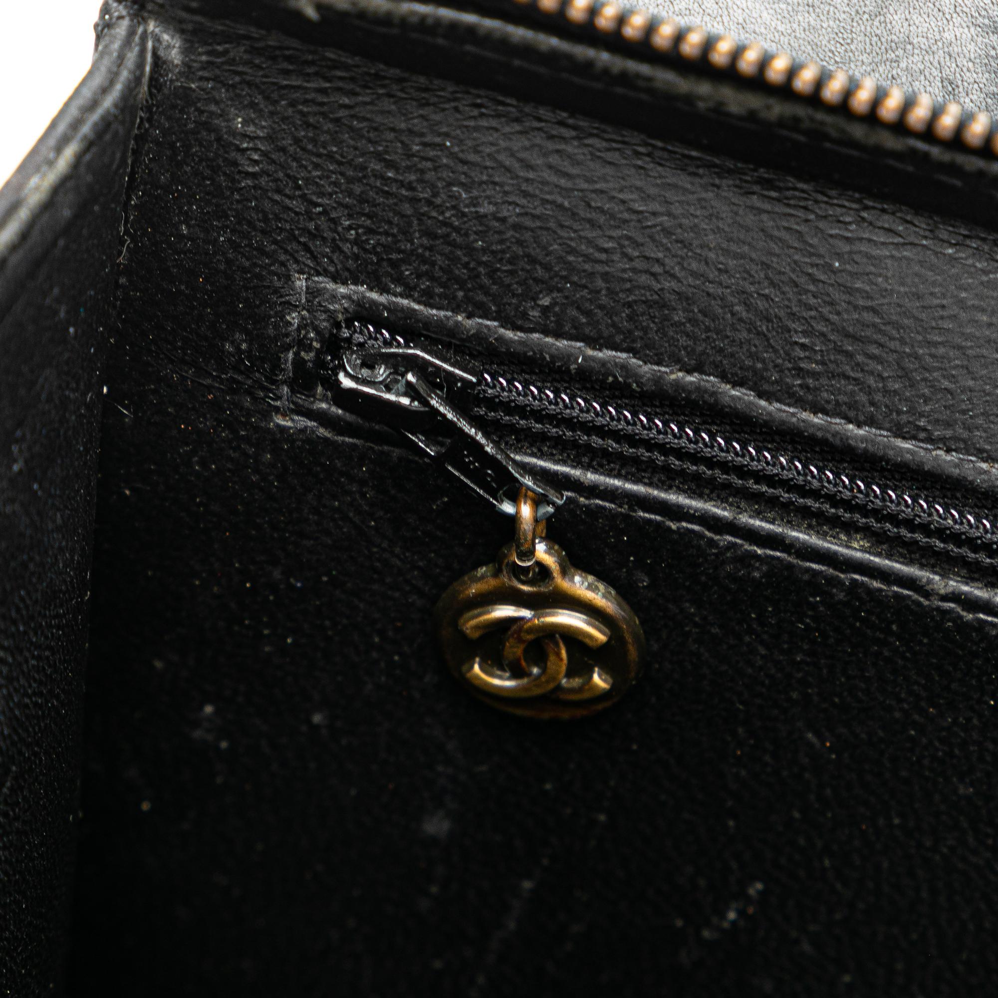 Chanel CC Quilted Calfskin Tote (SHG-0ZYubi)