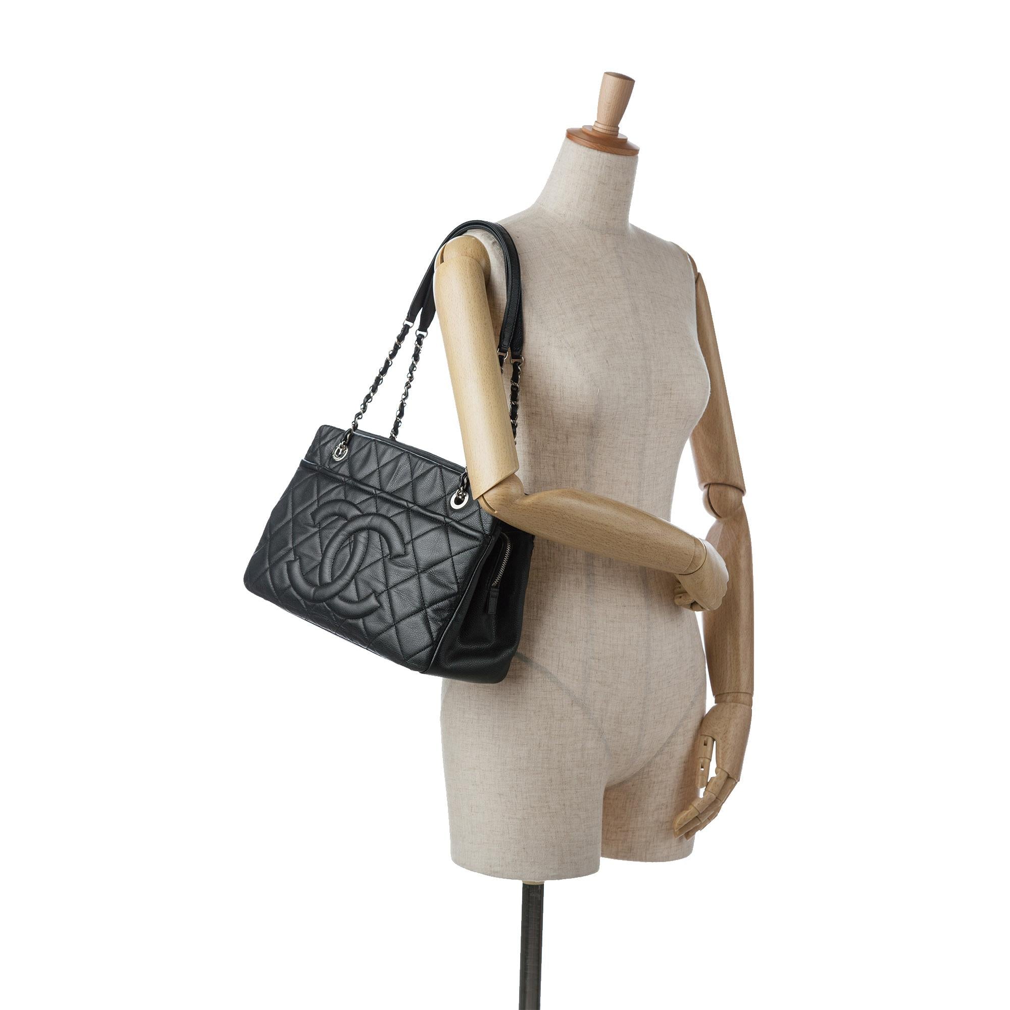 Chanel CC Soft Shopping Tote (SHG-0NxQ3r)