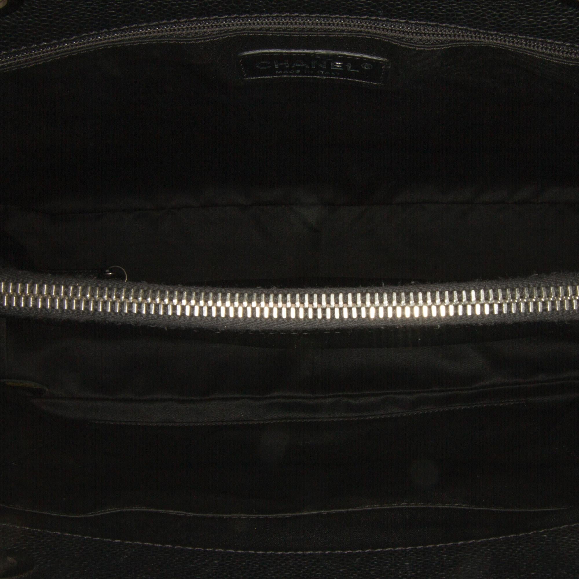 Chanel Caviar Grand Shopping Tote (SHG-TkcRLP)