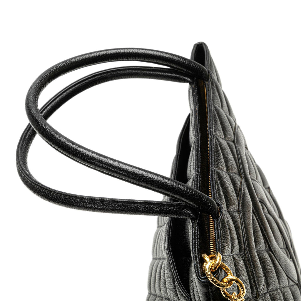 Chanel Caviar Medallion Tote (SHG-90N51p)