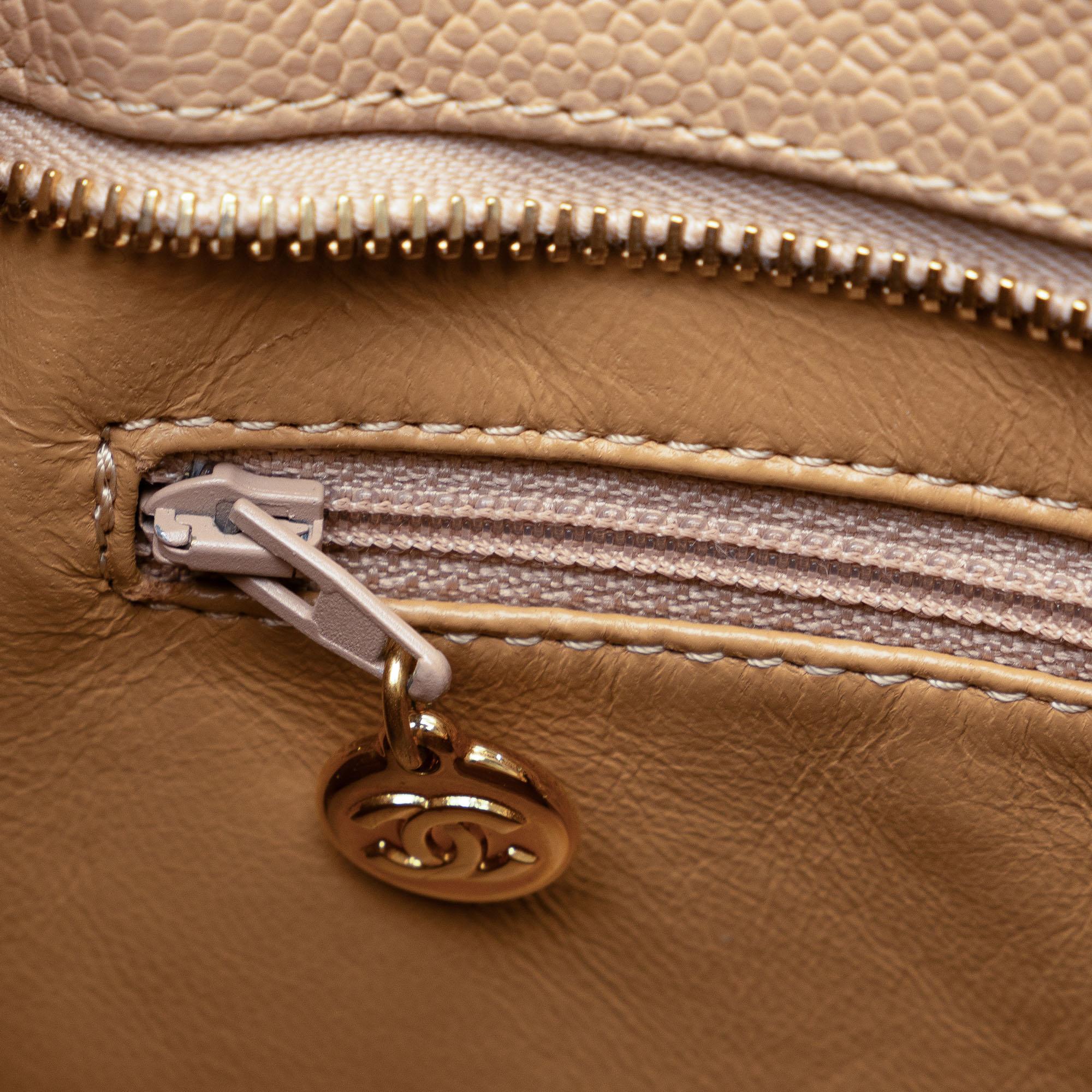 Chanel Caviar Medallion Tote (SHG-fcgDHq)