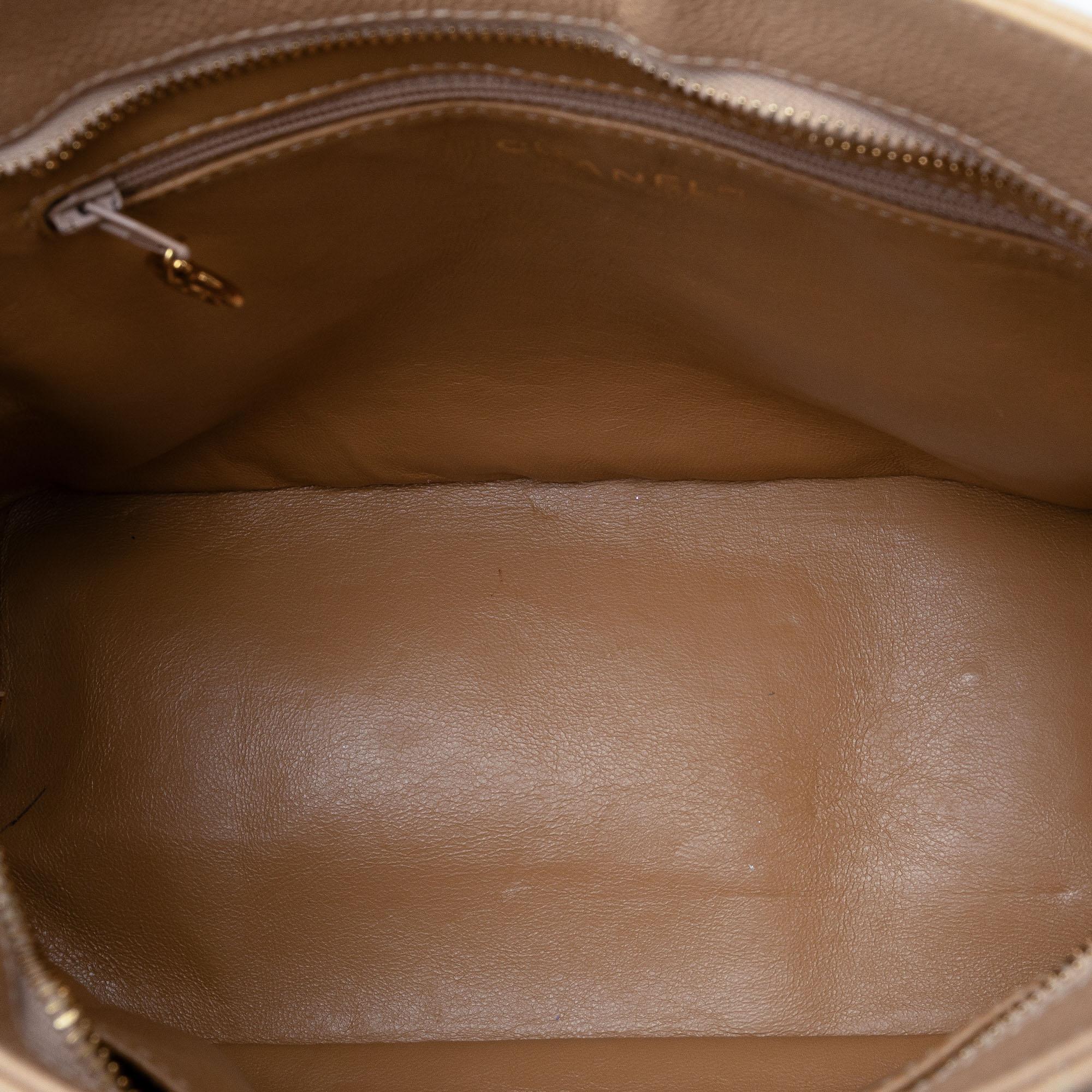 Chanel Caviar Medallion Tote (SHG-fcgDHq)