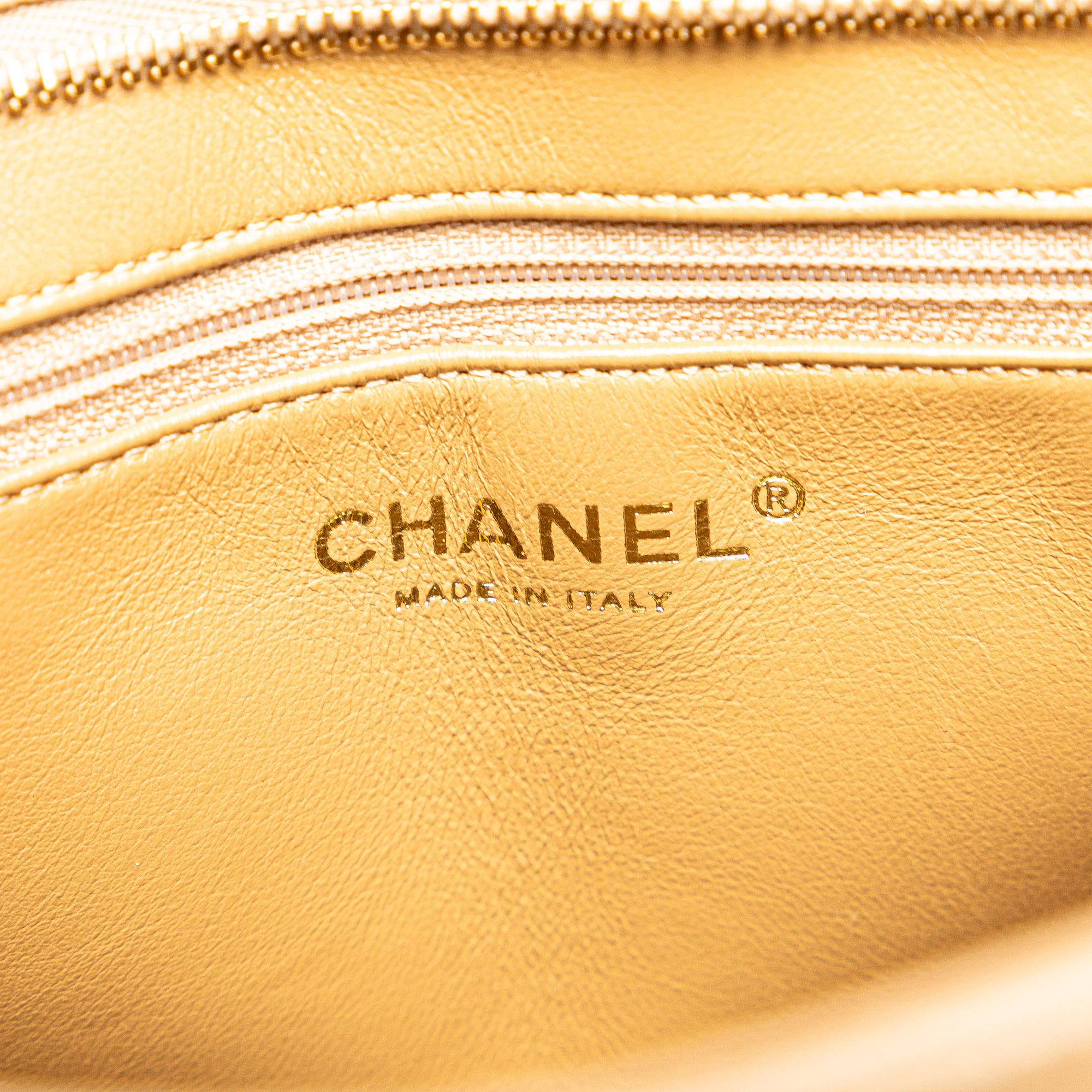 Chanel Caviar Medallion Tote (SHG-euar6e)