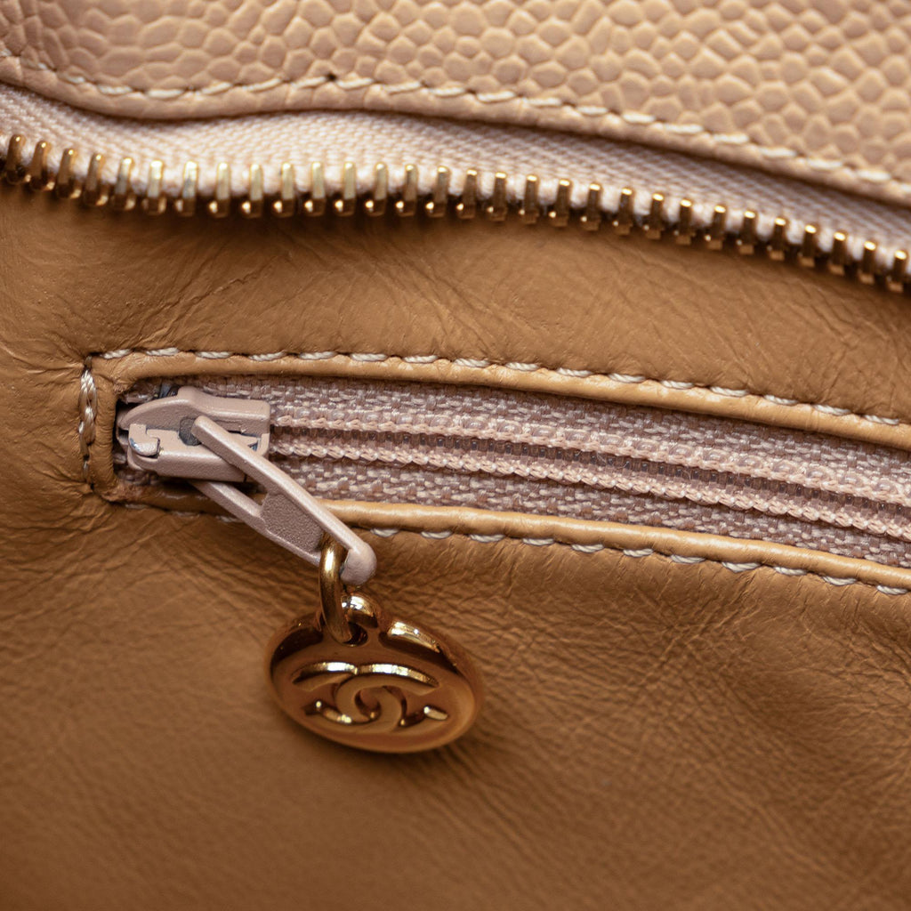 Chanel Caviar Medallion Tote (SHG-KPnZ58)