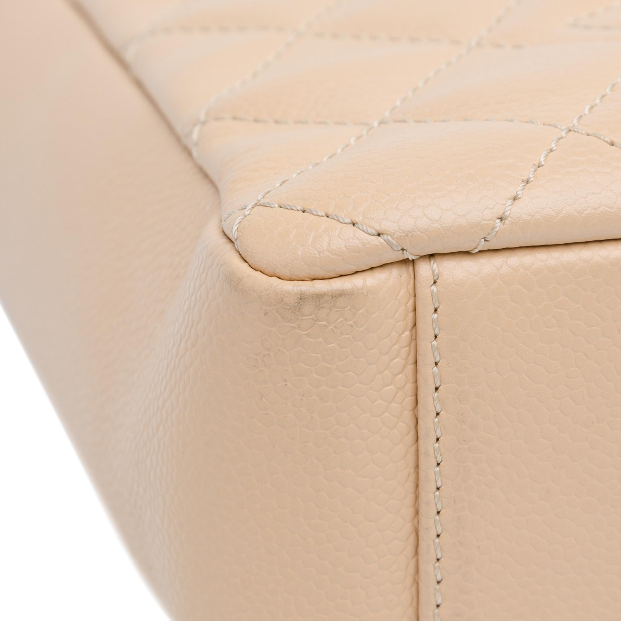Chanel Caviar Petite Shopping Tote (SHG-cIXDiD)