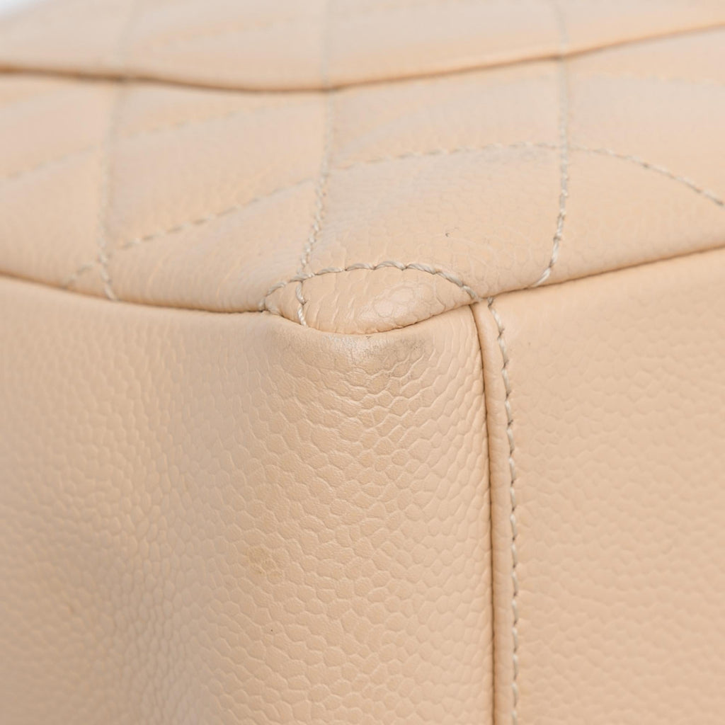 Chanel Caviar Petite Shopping Tote (SHG-cIXDiD)
