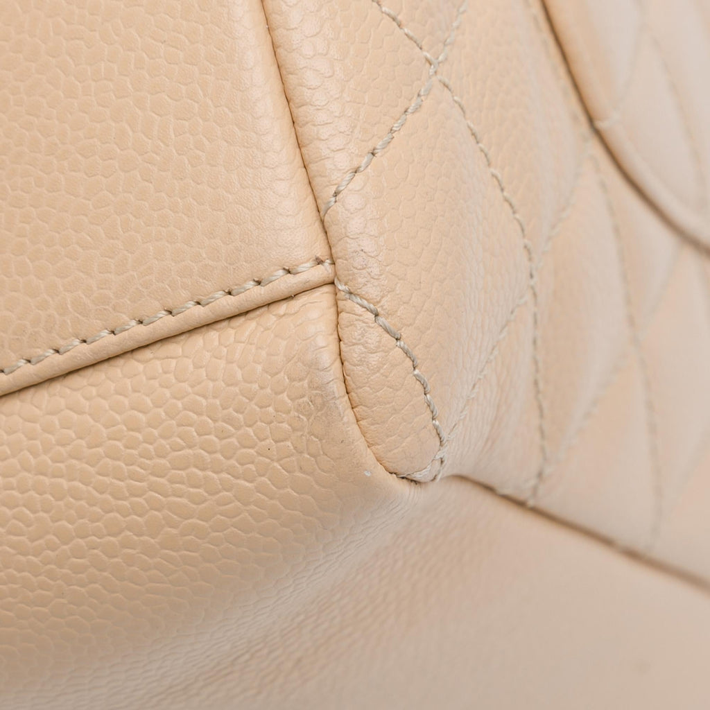 Chanel Caviar Petite Shopping Tote (SHG-cIXDiD)
