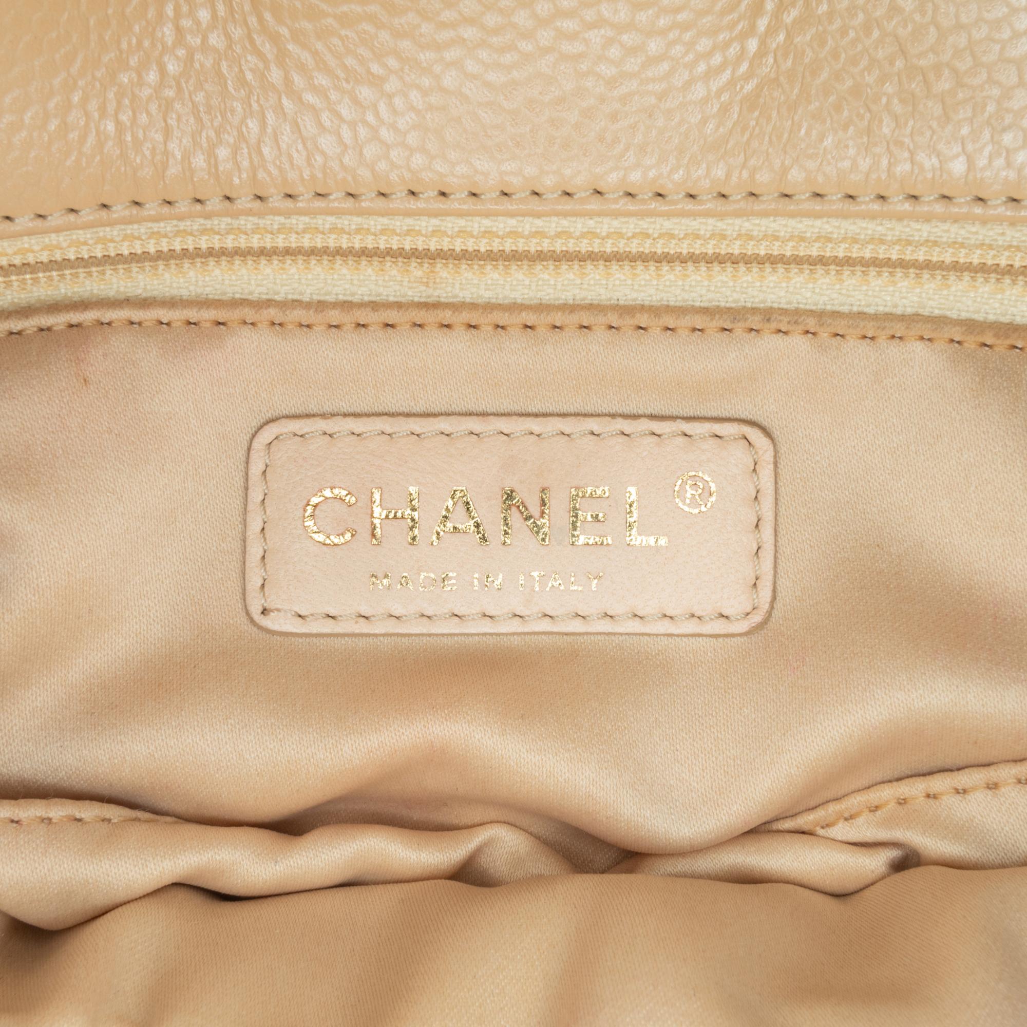 Chanel Caviar Petite Shopping Tote (SHG-cIXDiD)