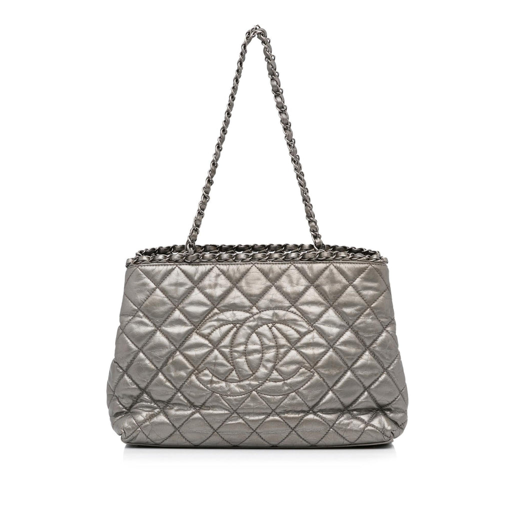 Chanel Chain Me Tote (SHG-XP5TtV)
